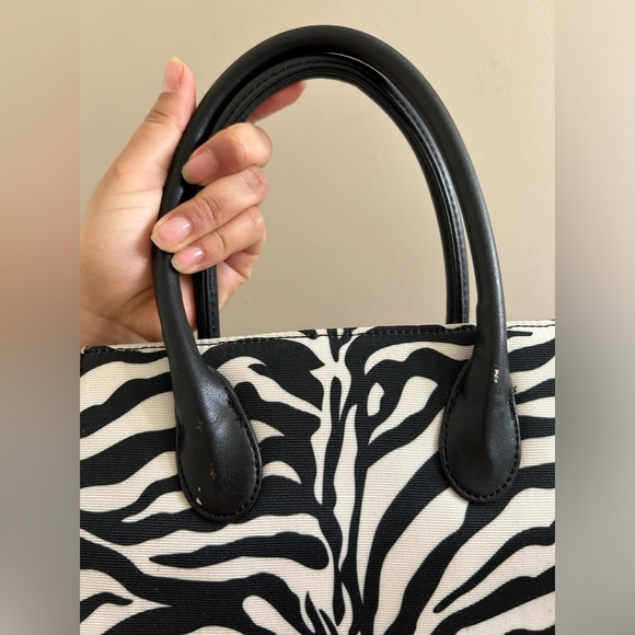 1990s/y2k Black and White Zebra print shoulder bag dead stock - Picture 3 of 10